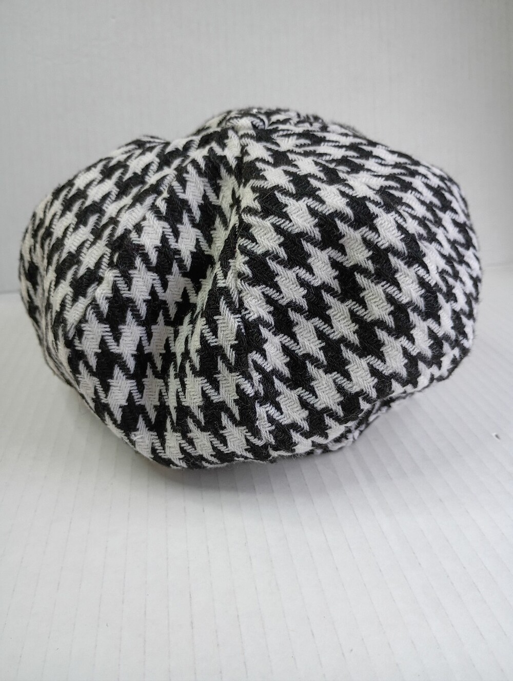 Vintage Houndstooth News Boy Cap Women's OSFM Hat Black/White Acrylic - Picture 6 of 11